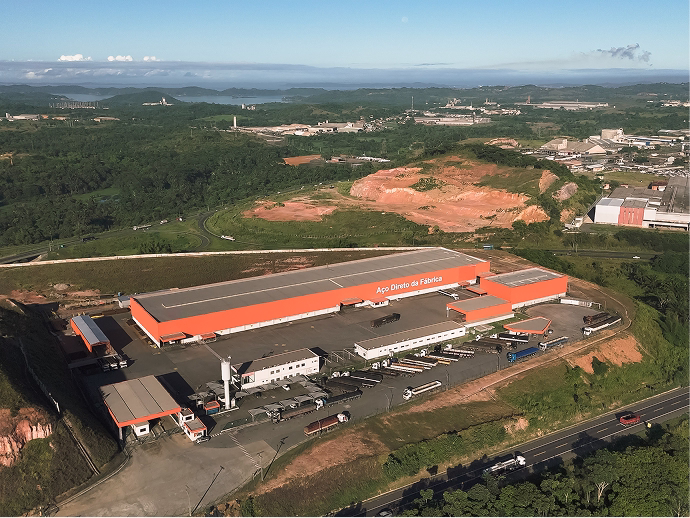 Vista aérea de usina industrial