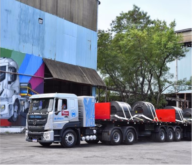 Caminhão em transporte rodoviário