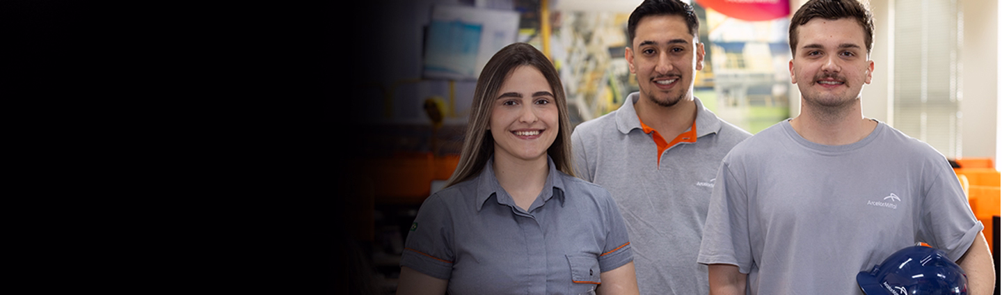 Equipe em ambiente industrial