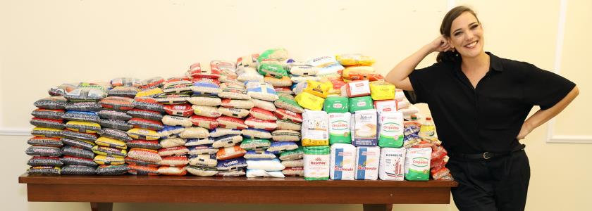 Espetáculo com Adriana Birolli arrecada 1,7 toneladas de alimentos para entidades sociais de Joinville